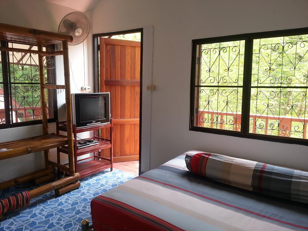 Ban Sabai Sabai Guest House Kanchanaburi Quarto foto