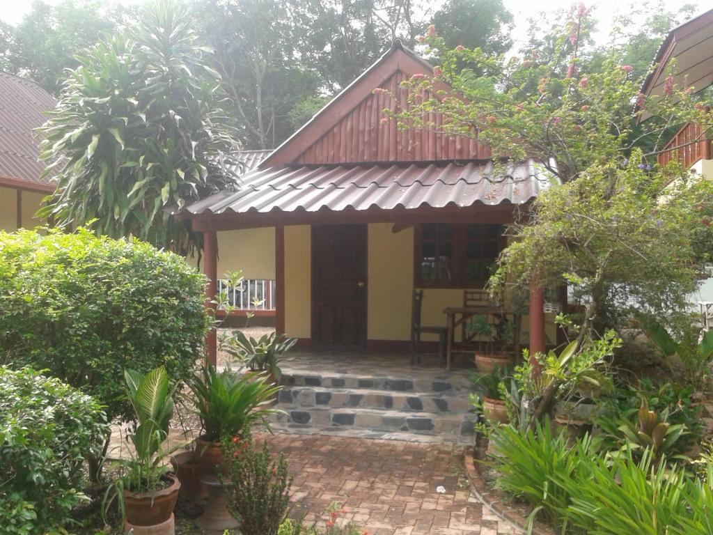 Ban Sabai Sabai Guest House Kanchanaburi Quarto foto